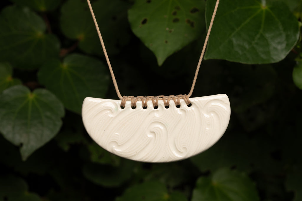 Puhoro Whakakai (Pendant), Mā - PREORDER